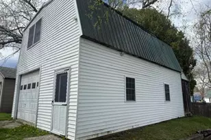 33 Wilkes St, Waterville, ME 04901 - Photo 2