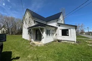 9 Water St, Presque Isle, ME 04769 - Photo 2