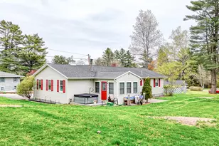 18 Burke St, Farmingdale, ME 04344 - Photo 2