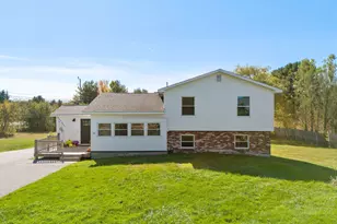 35 Longmeadow Dr, Gorham, ME 04038 - Photo 2