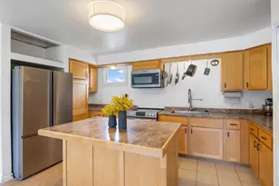 35 Longmeadow Dr, Gorham, ME 04038 - Photo 10