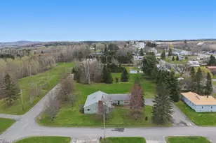 19 MacArthur Ave, Caribou, ME 04736 - Photo 8