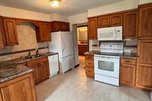 51 Academy St, Presque Isle, ME 04769 - Photo 6