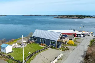 77 Johnson St, Lubec, ME 04652 - Photo 4
