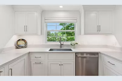 9 Oak Street, Kennebunk, ME 04043 - Photo 12