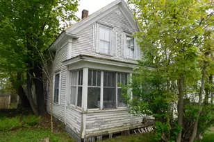25 Leavitt St, Skowhegan, ME 04976 - Photo 2