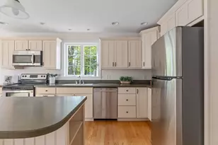 245 Auburn St, Portland, ME 04103 - Photo 20