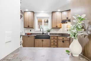 28 E Eleanor Ave, Standish, ME 04084 - Photo 12