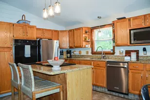39 Fairbanks Rd, Wayne, ME 04284 - Photo 14
