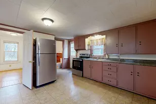 8 Howe St, Lewiston, ME 04240 - Photo 2