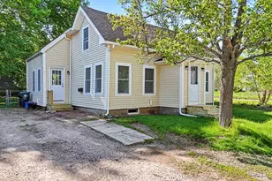 31 Brown St, Kennebunk, ME 04043 - Photo 2