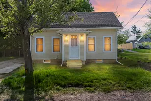 31 Brown St, Kennebunk, ME 04043 - Photo 1