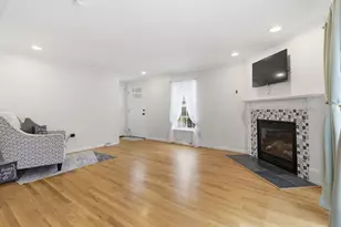 304 Vagabond St, Scarborough, ME 04074 - Photo 6