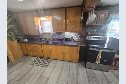 471 W Broadway, Lincoln, ME 04457 - Photo 2