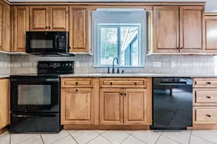 11 Brookside Dr, Falmouth, ME 04105 - Photo 16