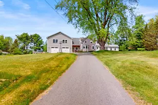 136 Hogan Rd, Lewiston, ME 04240 - Photo 4
