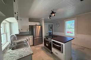 7 Cleveland St, Houlton, ME 04730 - Photo 6