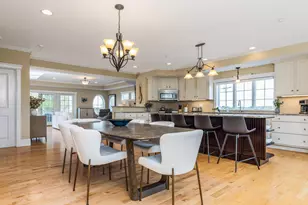 19 Bridge St, Kittery, ME 03904 - Photo 10