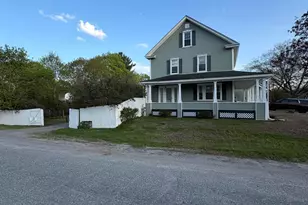 137 Maine Ave, Millinocket, ME 04462 - Photo 8