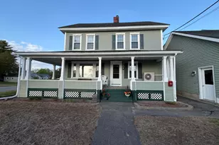 137 Maine Ave, Millinocket, ME 04462 - Photo 2