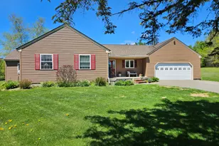 39 Applebee Hill Rd, Guilford, ME 04443 - Photo 2