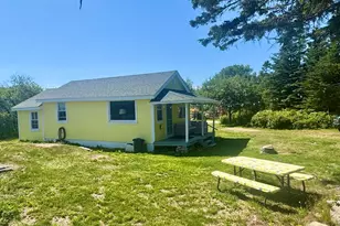 63 York Rd, Vinalhaven, ME 04863 - Photo 4