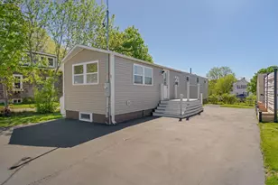 31 Spruce St, Rockland, ME 04841 - Photo 1