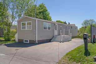 31 Spruce St, Rockland, ME 04841 - Photo 2