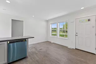 295 Old County Rd, Rockland, ME 04841 - Photo 10