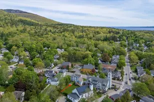 6 Mountain St, Camden, ME 04843 - Photo 8