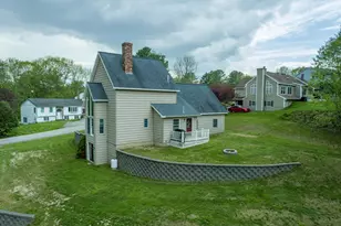 17 Waters Edge Dr, Lewiston, ME 04240 - Photo 2