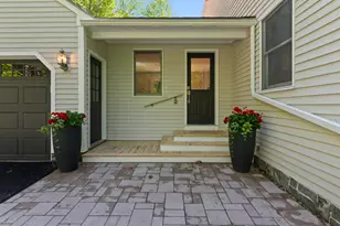 16 Pleasant Valley Rd, Cumberland, ME 04021 - Photo 2