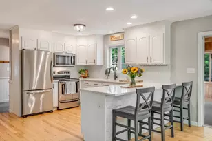 28 Woodbury St, Portland, ME 04103 - Photo 8