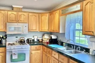 8 Windsor Dr, Alfred, ME 04002 - Photo 4