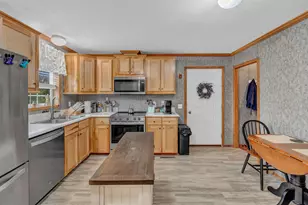 8 E St, Bangor, ME 04401 - Photo 6