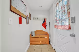 77 Oak St, Lewiston, ME 04240 - Photo 6