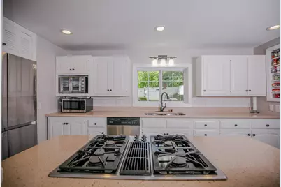 11 Old Western Avenue, Winthrop, ME 04364 - Photo 10