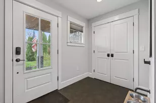 5 Franklin Cir, Cape Elizabeth, ME 04107 - Photo 10