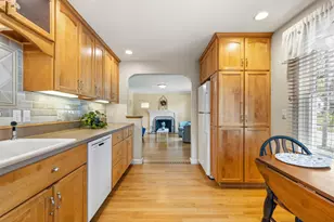 63 W Commonwealth Dr, Portland, ME 04103 - Photo 12
