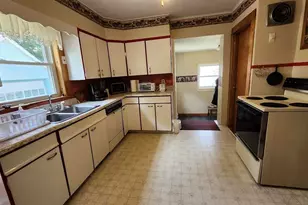 28 Eastland Ave, Millinocket, ME 04462 - Photo 6