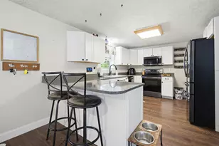 21 Dogwood Dr, South Berwick, ME 03908 - Photo 8