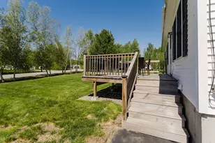 135 Meadow Ln, Farmington, ME 04938 - Photo 6
