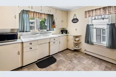 577 Brunswick Street, Old Town, ME 04468 - Photo 6