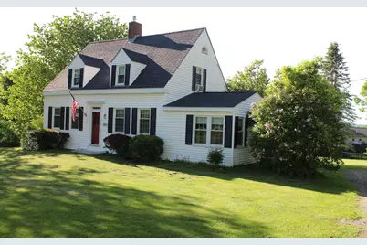 381 Highland Avenue, Gardiner, ME 04345 - Photo 2