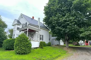 2 Lincoln St, Houlton, ME 04730 - Photo 1