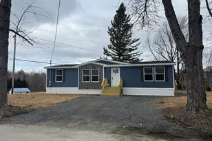 28 Montcalm St, Fairfield, ME 04937 - Photo 1