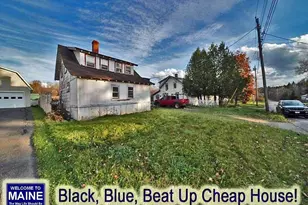 32 Cary St, Houlton, ME 04730 - Photo 1