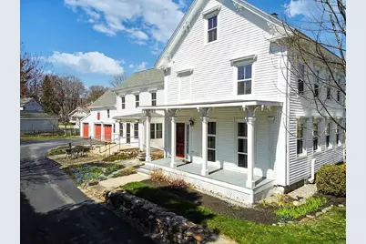 39 Lincoln Avenue, Gardiner, ME 04345 - Photo 1