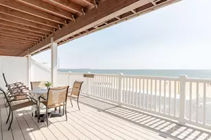 39 W Grand Ave, Old Orchard Beach, ME 04064 - Photo 1