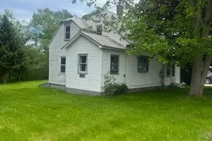 179 Raymond St, Pittsfield, ME 04967 - Photo 1